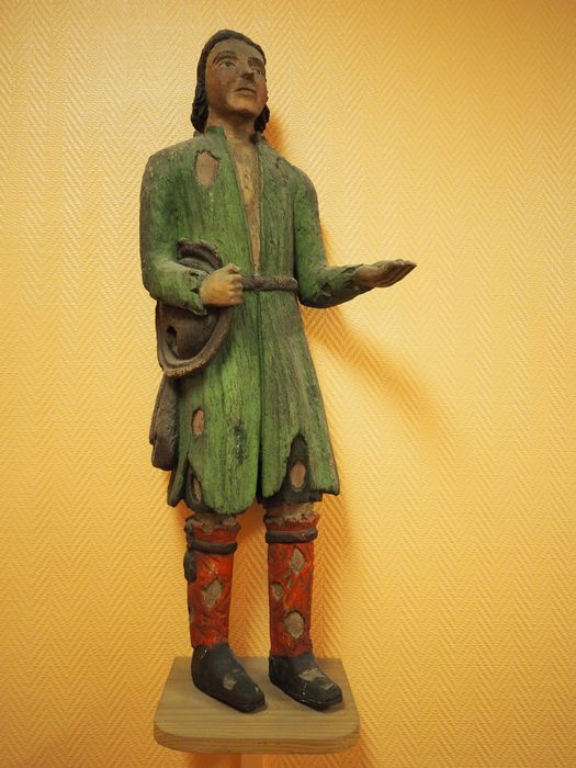 statue : Le pauvre - © Ministère de la Culture (France), Conservation des antiquités et des objets d’art du Finistère, tous droits réservés