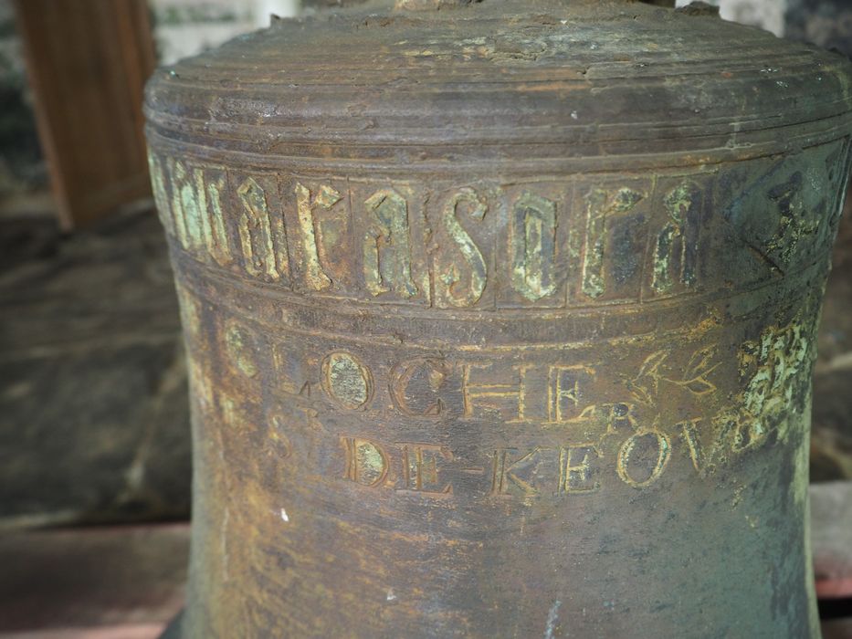 cloche, détail des inscriptions - © Ministère de la Culture (France), Conservation des antiquités et des objets d’art du Finistère, tous droits réservés