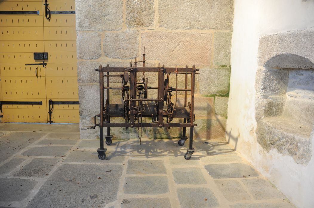 horloge cage à rouages adossés - © Ministère de la Culture (France), Conservation des antiquités et des objets d’art du Finistère, tous droits réservés