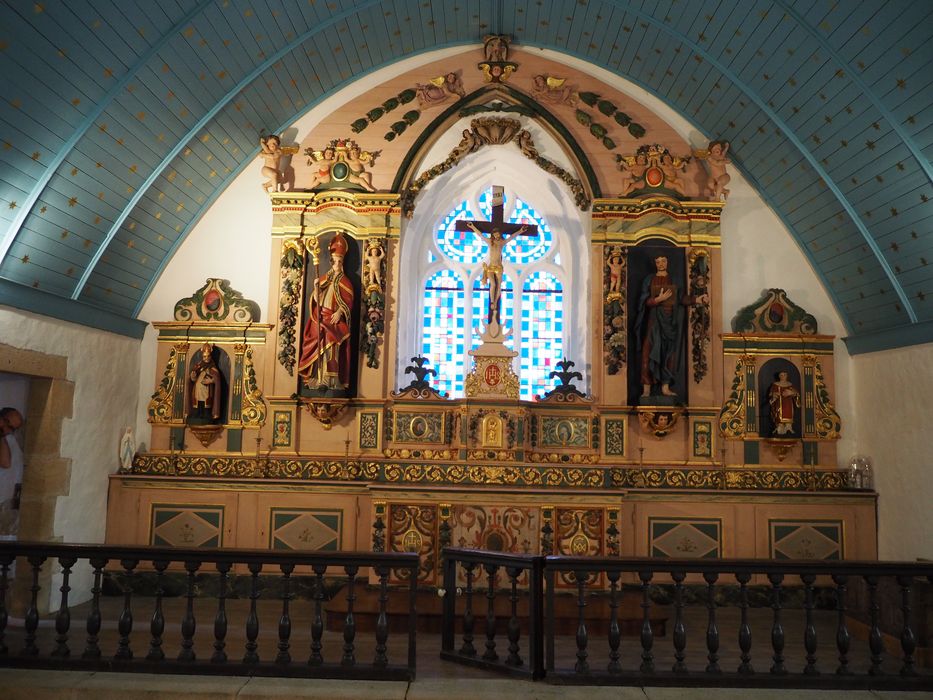 autel baroque ; retable ; niche ; boiseries ; statues : Saint Guénolé, Saint Thomas, Saint Laurent, Saint Evêque - © Ministère de la Culture (France), Conservation des antiquités et des objets d’art du Finistère, tous droits réservés