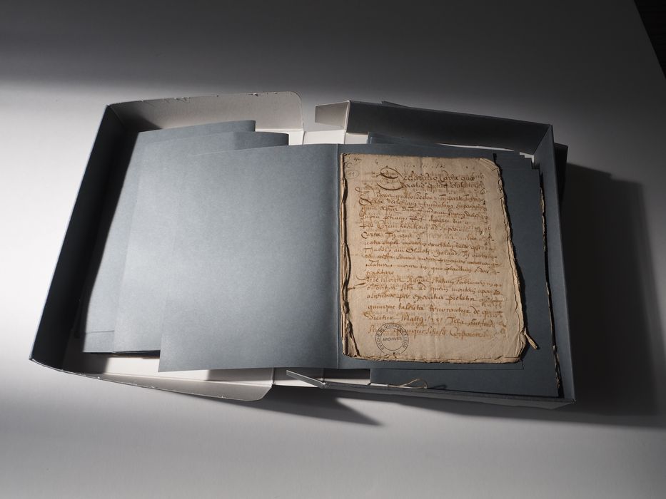manuscrits (série C, 8G 44)