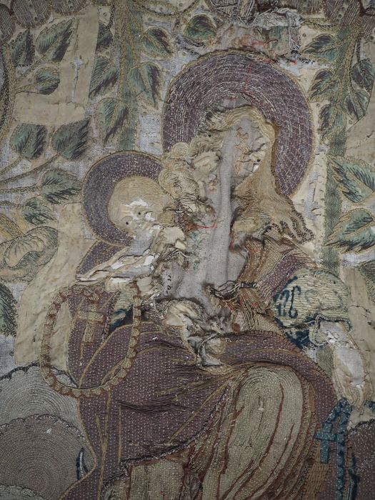 bannière de procession : Rosaire et Crucifixion, détail - © Ministère de la Culture (France), Conservation des antiquités et des objets d’art du Finistère, tous droits réservés