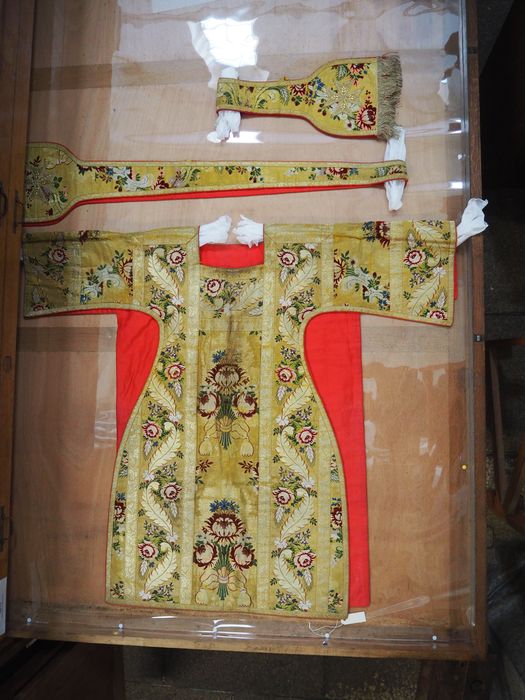 dalmatique, étole, manipule - © Ministère de la Culture (France), Conservation des antiquités et des objets d’art du Finistère, tous droits réservés