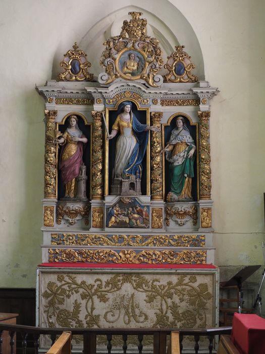 autel Sainte-Geneviève, antependium, retable, statues : Sainte Barbe, sainte Geneviève, sainte Catherine d’Alexandrie - © Ministère de la Culture (France), Conservation des antiquités et des objets d’art du Finistère, tous droits réservés