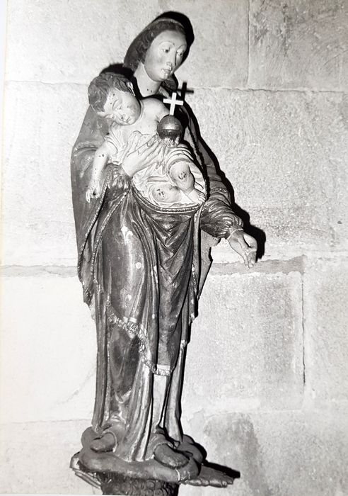 statue : Vierge à l’Enfant - © Ministère de la Culture (France), Conservation des antiquités et des objets d’art du Finistère, tous droits réservés