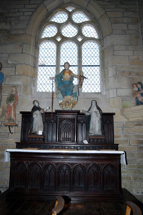 statues du Rosaire : La Vierge entre Saint Dominique et Sainte Catherine de Sienne - © Ministère de la Culture (France), Conservation des antiquités et des objets d’art du Finistère, tous droits réservés