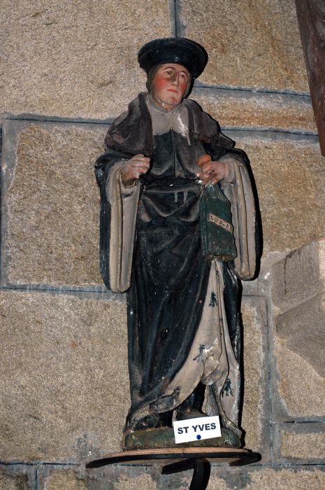 statue : Saint Yves - © Ministère de la Culture (France), Conservation des antiquités et des objets d’art du Finistère, tous droits réservés