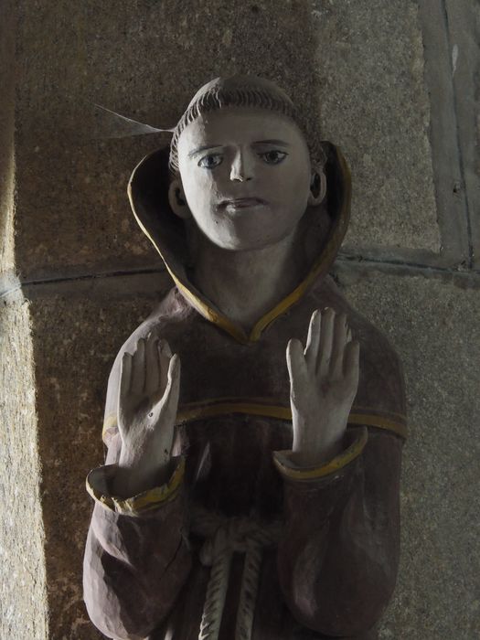 statue : Saint François d’Assise, vue partielle - © Ministère de la Culture (France), Conservation des antiquités et des objets d’art du Finistère, tous droits réservés