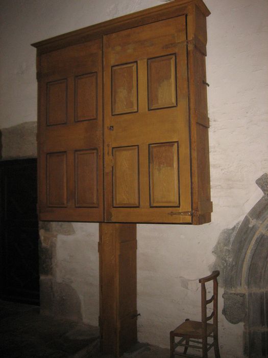 armoire à bannières - © Ministère de la Culture (France), Conservation des antiquités et des objets d’art du Finistère, tous droits réservés