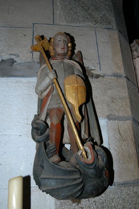 statue : Saint Michel - © Ministère de la Culture (France), Conservation des antiquités et des objets d’art du Finistère, tous droits réservés