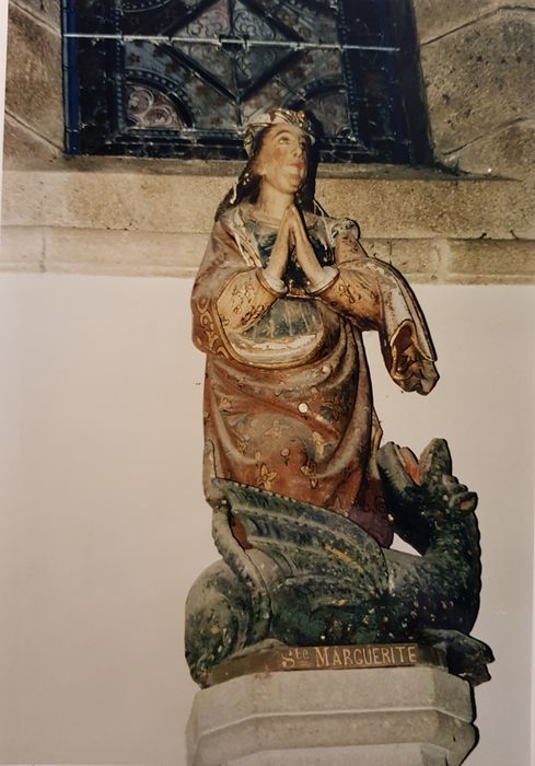 statue : Sainte Marguerite - © Ministère de la Culture (France), Conservation des antiquités et des objets d’art du Finistère, tous droits réservés