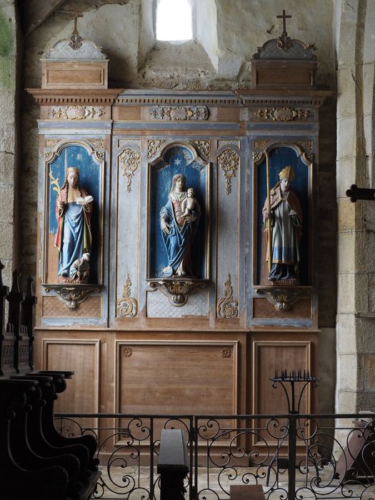 retable nord, statues : Sainte Catherine, Vierge à l’Enfant dite Notre-Dame de Bonne Nouvelle et Saint Guinal - © Ministère de la Culture (France), Conservation des antiquités et des objets d’art du Finistère, tous droits réservés