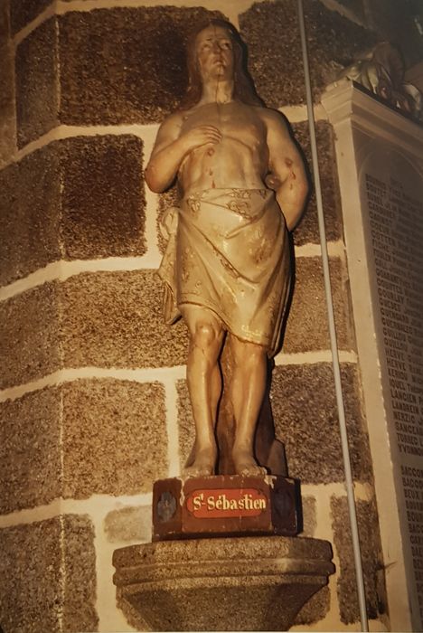 statue : Saint Sébastien - © Ministère de la Culture (France), Conservation des antiquités et des objets d’art du Finistère, tous droits réservés