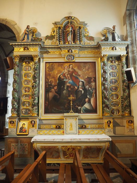 autel, retable, tableau : Remise du Rosaire - © Ministère de la Culture (France), Conservation des antiquités et des objets d’art du Finistère, tous droits réservés