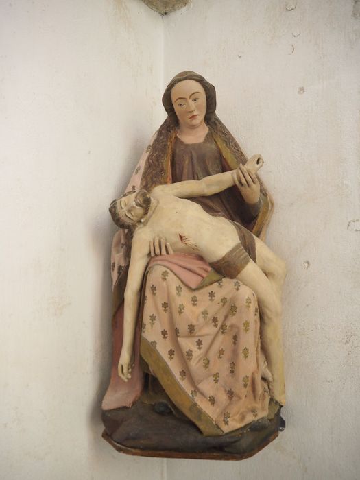 groupe sculpté : Vierge de pitié - © Ministère de la Culture (France), Conservation des antiquités et des objets d’art du Finistère, tous droits réservés