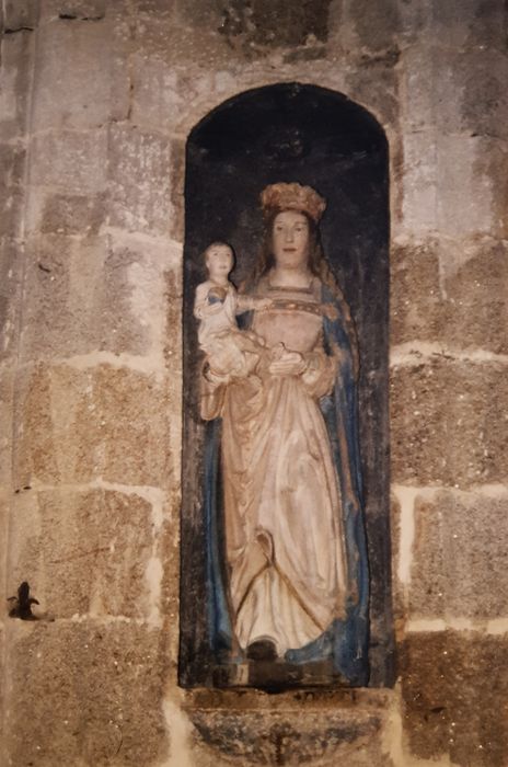 statue : Vierge à l’Enfant dite Intron Varia Gwir Vertu - © Ministère de la Culture (France), Conservation des antiquités et des objets d’art du Finistère, tous droits réservés