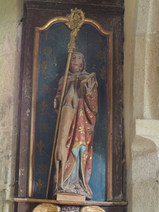 statue : Saint Gilles en abbé, vue partielle - © Ministère de la Culture (France), Conservation des antiquités et des objets d’art du Finistère, tous droits réservés