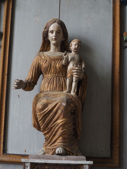 statue : Vierge à l’Enfant assise - © Ministère de la Culture (France), Conservation des antiquités et des objets d’art du Finistère, tous droits réservés