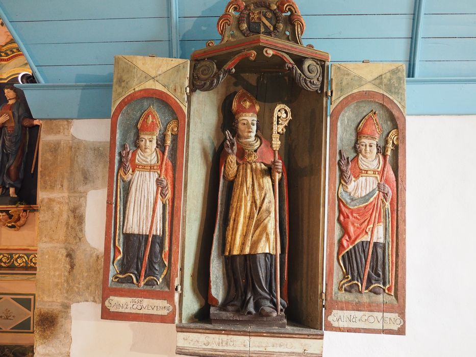 statue : Saint Evêque, niche à volets