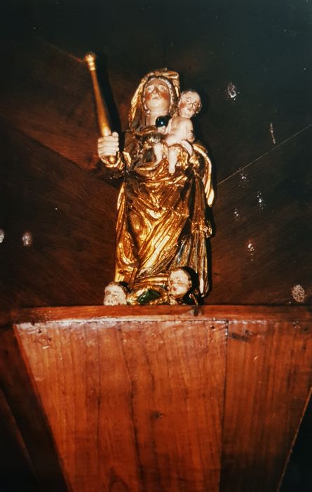 statue : Vierge à l’Enfant