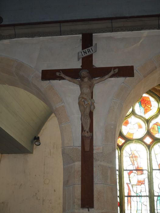 statue : Christ en croix - © Ministère de la Culture (France), Conservation des antiquités et des objets d’art du Finistère, tous droits réservés