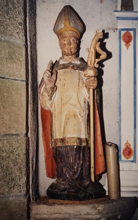 statue : Saint évêque (n°1) - © Ministère de la Culture (France), Conservation des antiquités et des objets d’art du Finistère, tous droits réservés