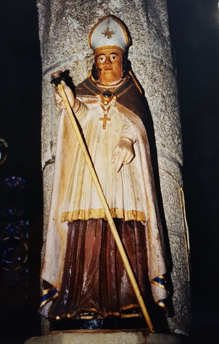 statue : Saint évêque (n°3) - © Ministère de la Culture (France), Conservation des antiquités et des objets d’art du Finistère, tous droits réservés