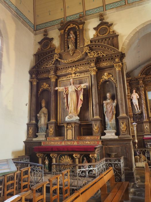 autel, retable du Sacré-Coeur, statues : Saint Pierre, Saint Paul, Sacré-Coeur