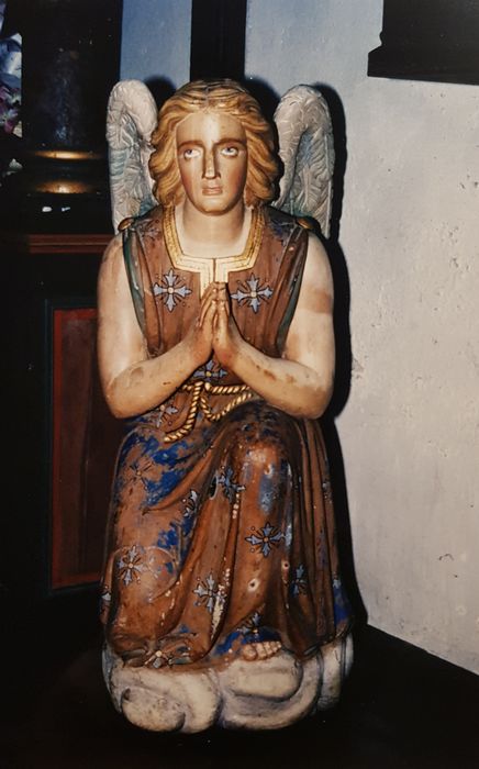 statue : Ange adorateur n°1 - © Ministère de la Culture (France), Conservation des antiquités et des objets d’art du Finistère, tous droits réservés