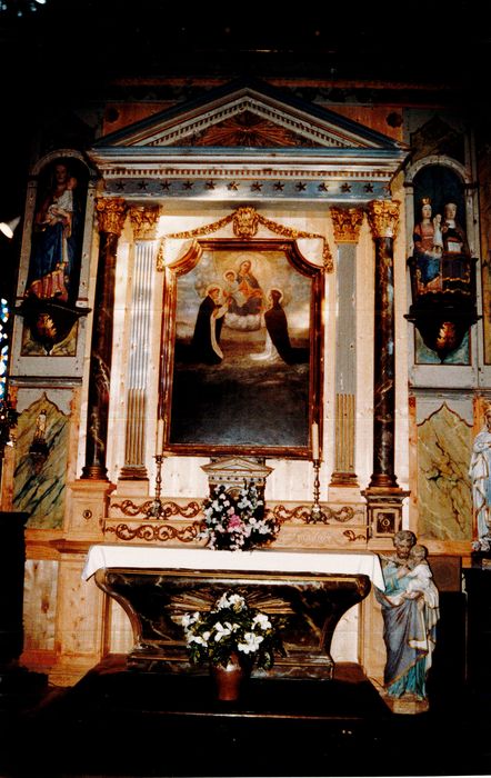 autel, retable, tableau : Remise du Rosaire - © Ministère de la Culture (France), Conservation des antiquités et des objets d’art du Finistère, tous droits réservés