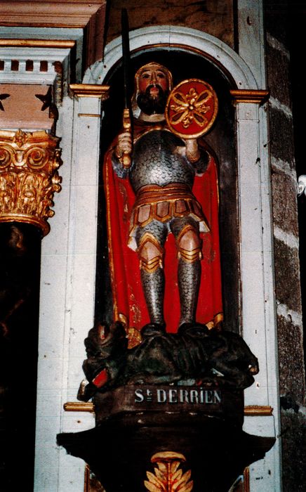 statue : Saint Derrien terrassant le dragon - © Ministère de la Culture (France), Conservation des antiquités et des objets d’art du Finistère, tous droits réservés