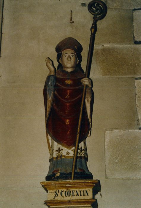statue : Saint Corentin