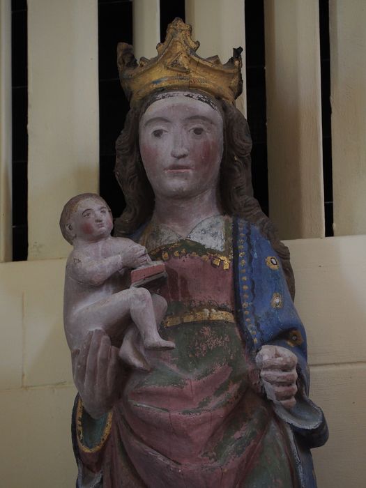 statue : Vierge à l'Enfant dite Notre-Dame de Délivrance, vue partielle - © Ministère de la Culture (France), Conservation des antiquités et des objets d’art du Finistère, tous droits réservés