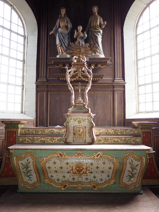 Autel (maître-autel), ses gradins, son tabernacle et son baldaquin