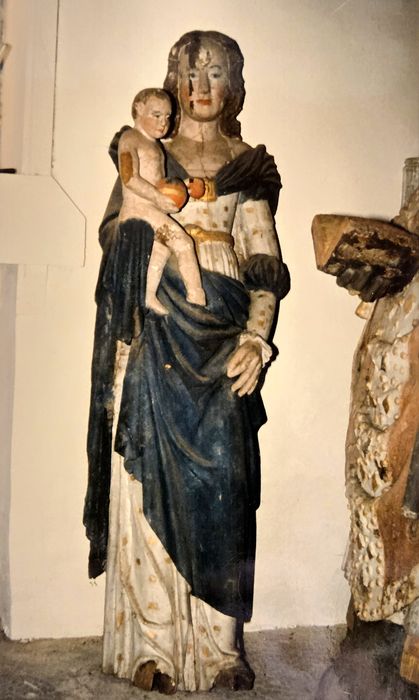 statue : Vierge à l'Enfant