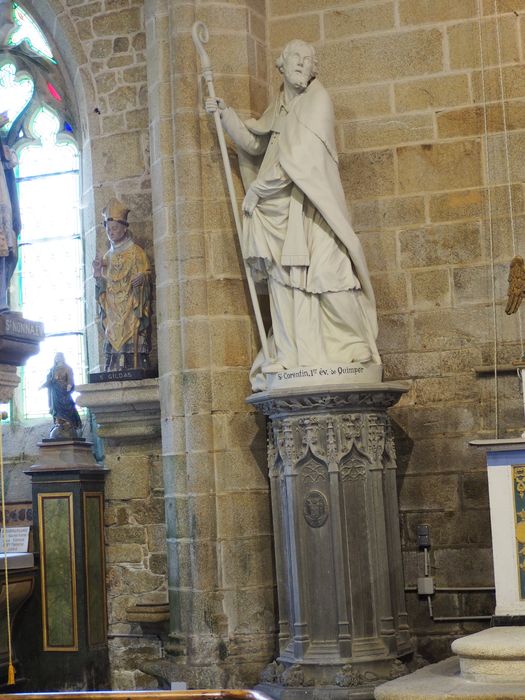 statue : Saint Corentin
