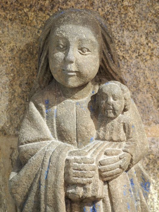 statue : Vierge à l'Enfant, vue partielle