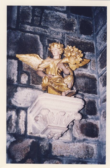 Deux statues : Chérubins