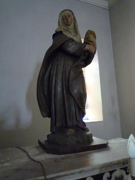 statue : sainte Claire, vue générale