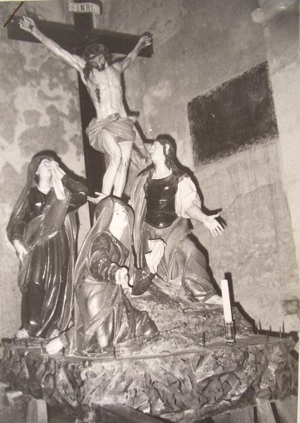 groupe sculpté de procession : Calvaire dit des Trois Marie ou des Saintes Femmes, vue générale