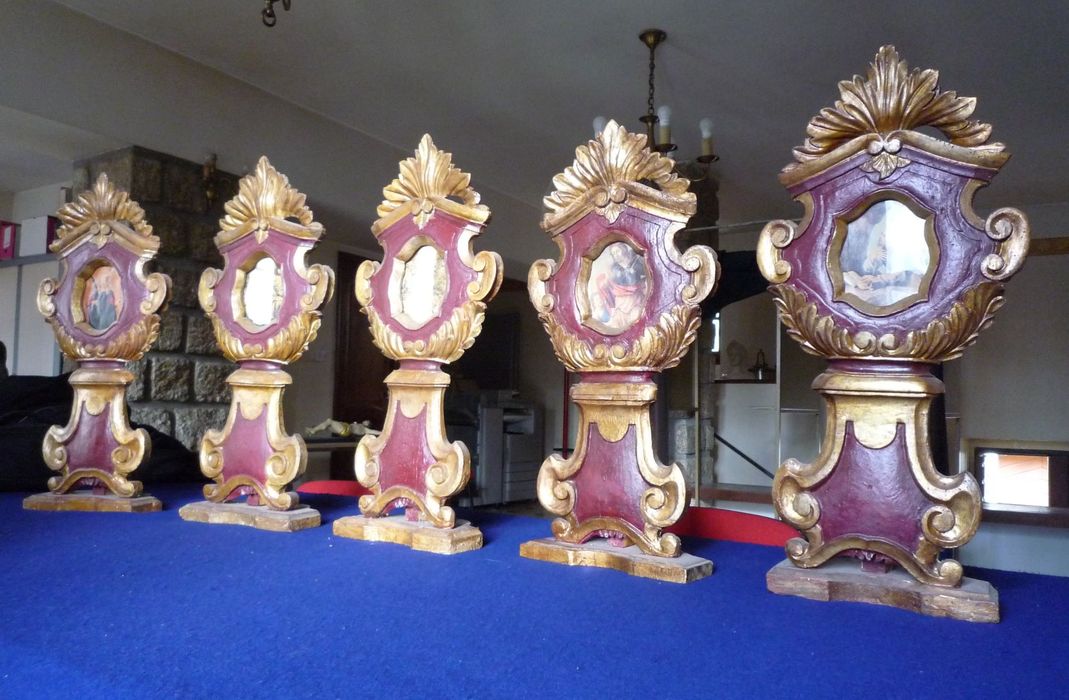 cinq reliquaires - © Ministère de la Culture (France), Conservation des antiquités et des objets d’art de Corse-du-Sud – Tous droits réservés