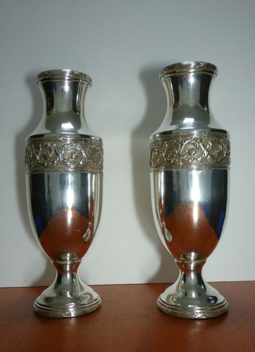 vases avec décor Louis XVI - © Ministère de la Culture (France), Conservation des antiquités et des objets d’art de Corse-du-Sud – Tous droits réservés 