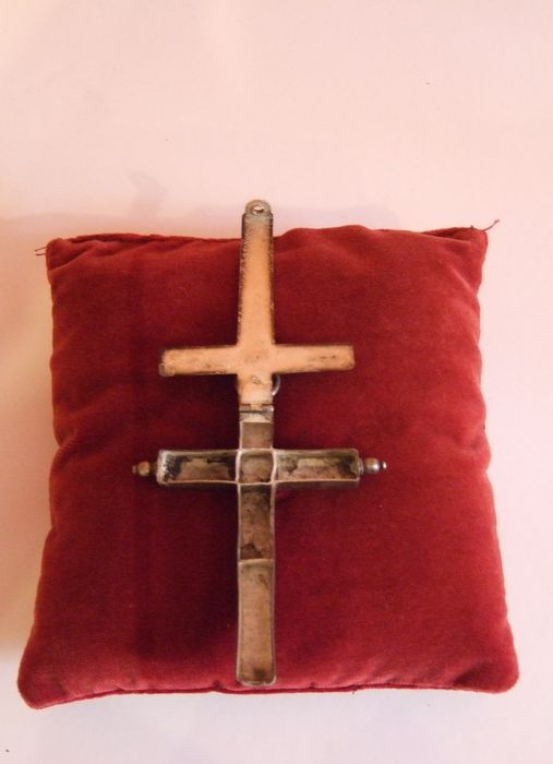 croix-reliquaire - © Ministère de la Culture (France), Conservation des antiquités et des objets d’art de Corse-du-Sud – Tous droits réservés 