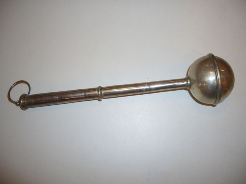 aspersoir - © Ministère de la Culture (France), Conservation des antiquités et des objets d’art de Corse-du-Sud – Tous droits réservés