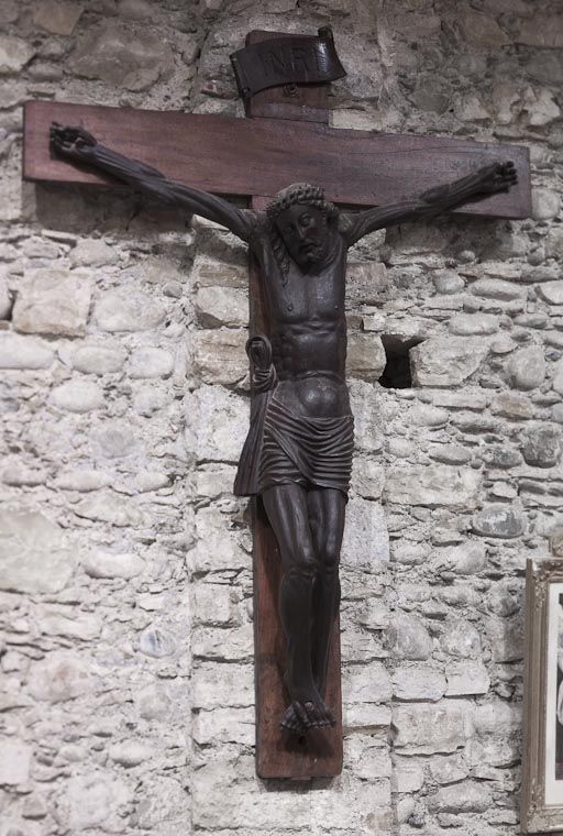 statue : Christ en croix