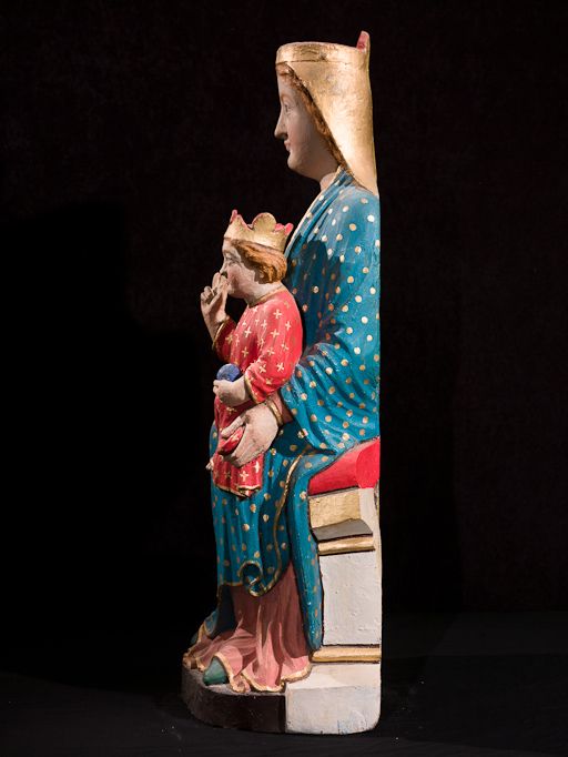statue : Vierge à l'Enfant, profil gauche - © Ministère de la Culture (France), Conservation des antiquités et des objets d’art de la Haute-Garonne – Tous droits réservés 