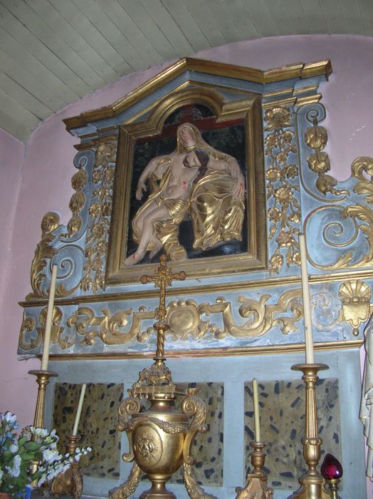 fronton du retable du maître-autel