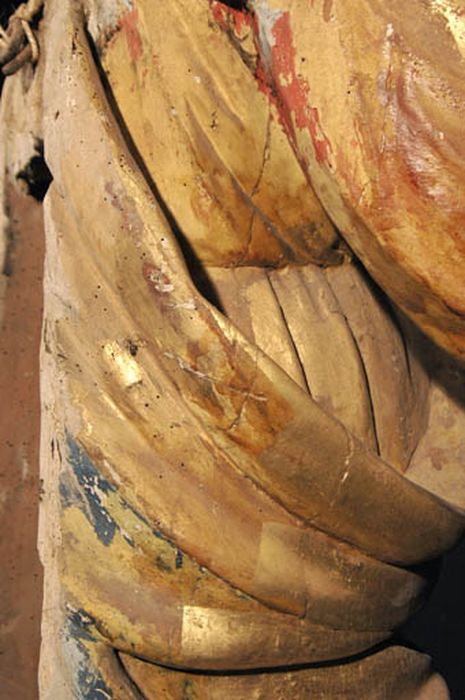 statue : Vierge à l'Enfant, revers, détail