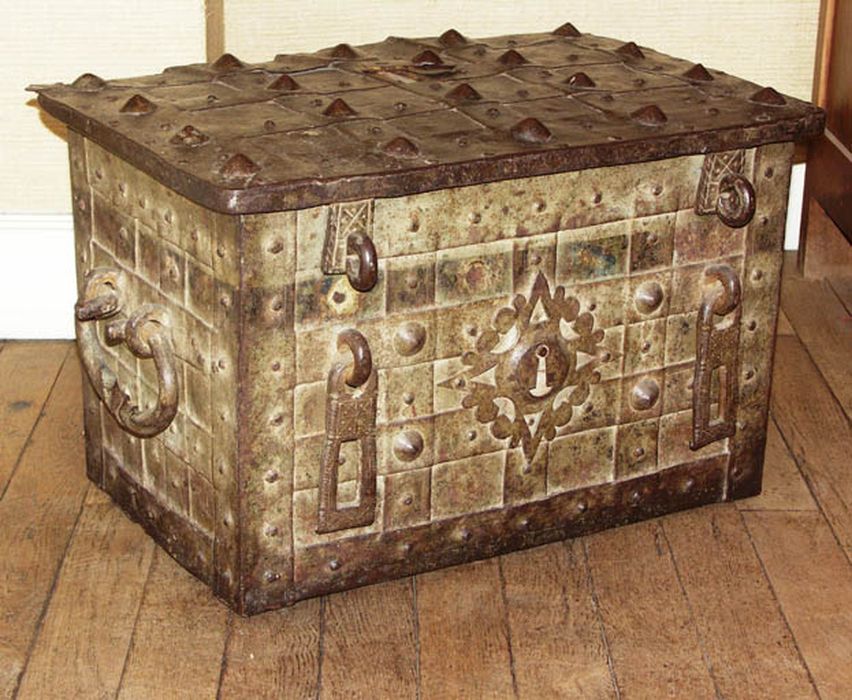 malle - © Ministère de la Culture (France), Conservation des antiquités et des objets d’art de la Haute-Garonne – Tous droits réservés 