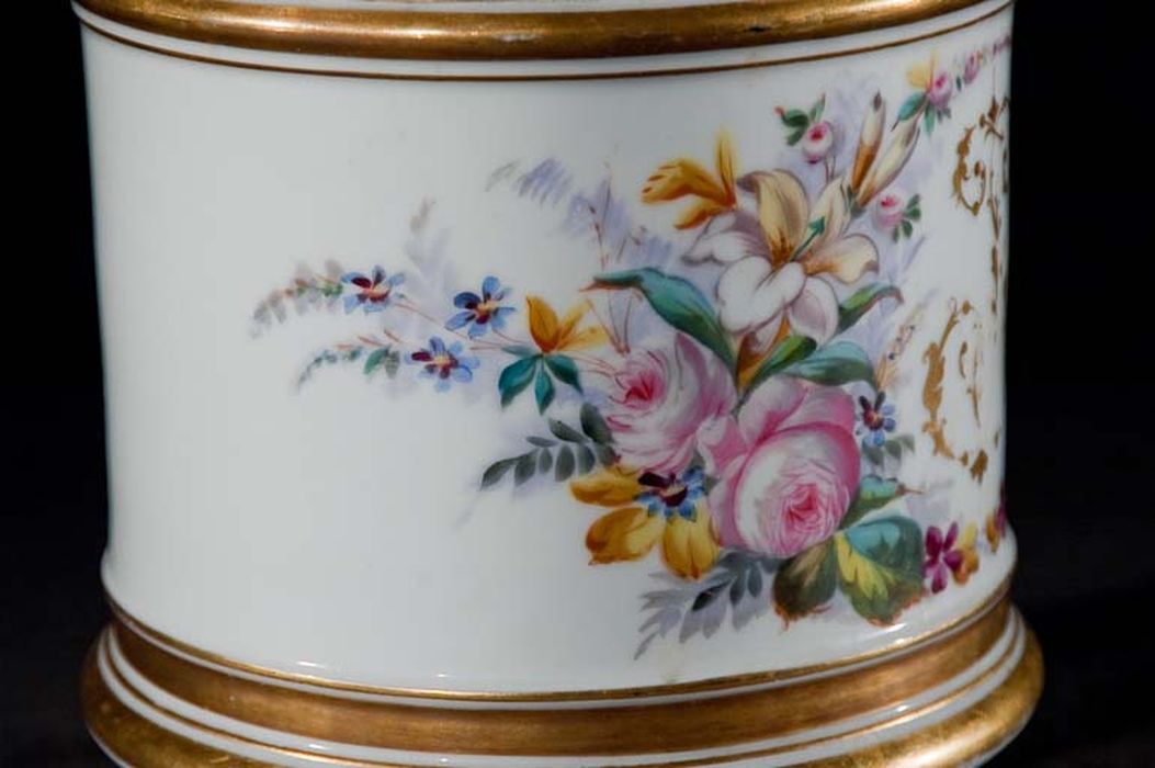cache-pot, détail